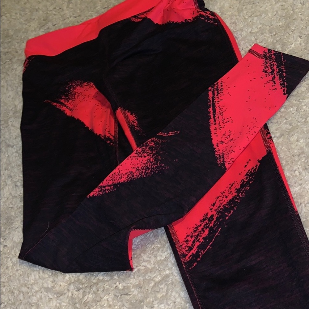 Dark purple/pink leggings!
